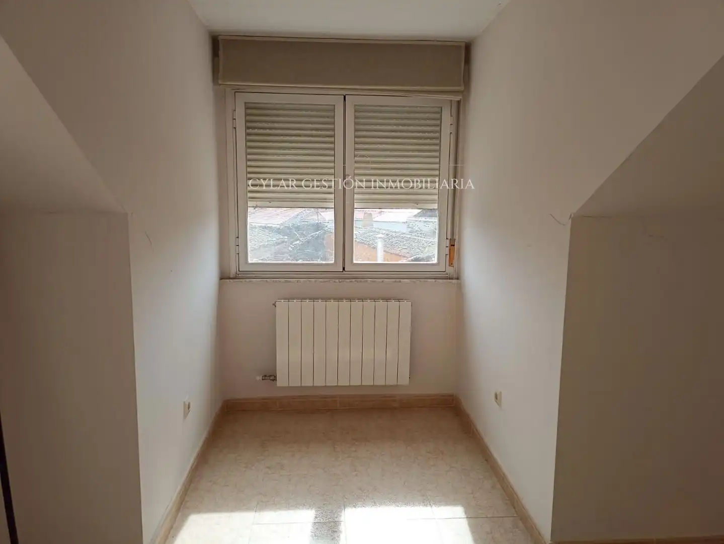 Ático en venta en Mozárbez con Calefacción, Terraza y Balcón
