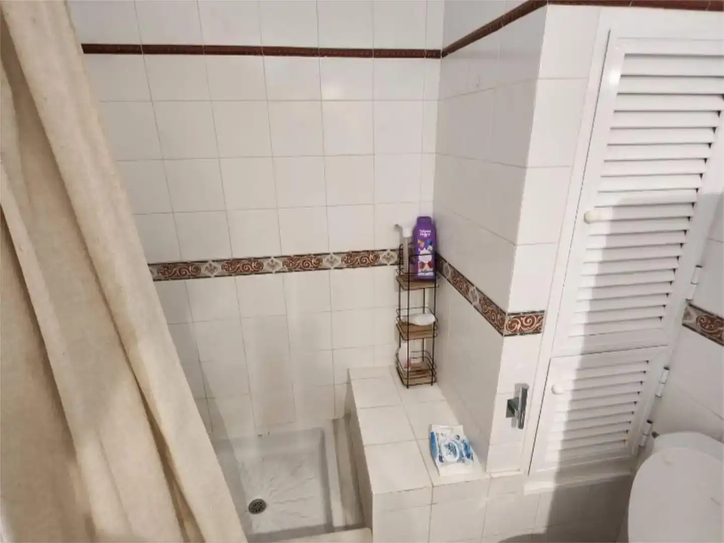 Bany de Pis en venda en Estepona amb Aire condicionat, Jardí privat i Parquet
