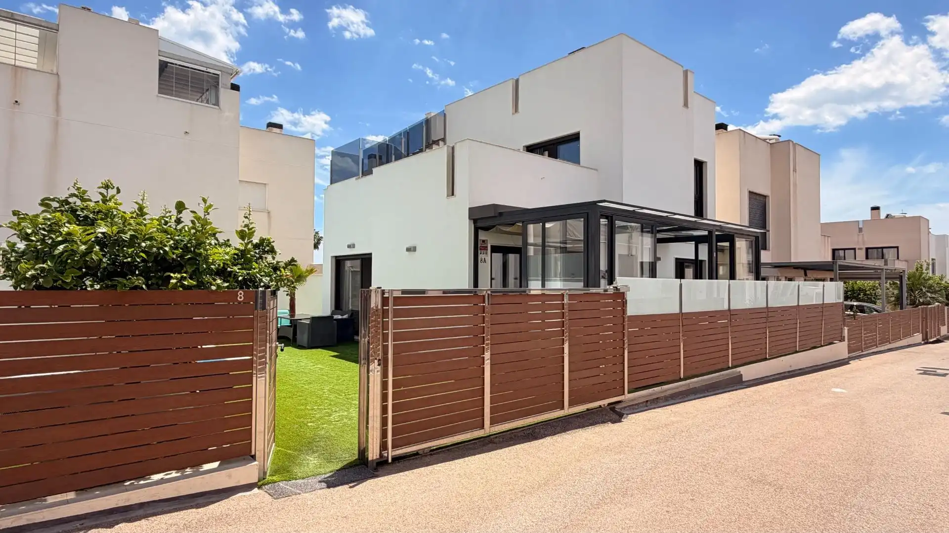 Exterior view of Houses for sale in Torrevieja  with Air Conditioner, Private garden and Terrace