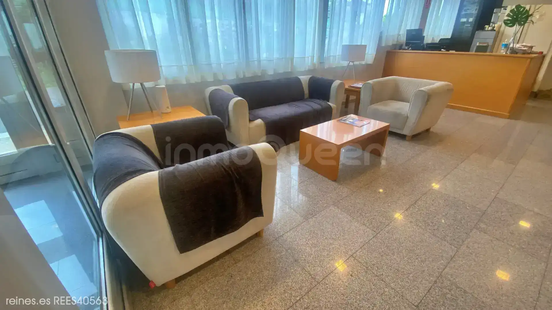 Wohnzimmer von Gebäude zur Miete in Oviedo 