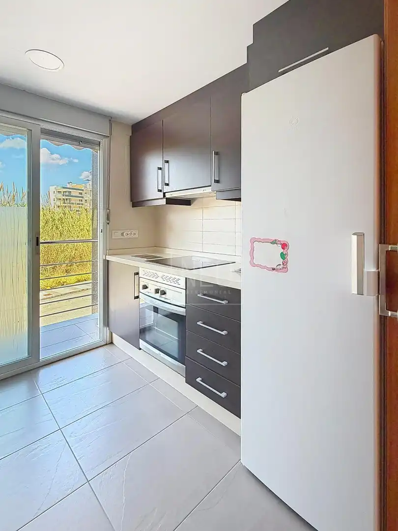 Cuina de Casa adosada en venda en Daimús amb Aire condicionat, Jardí privat i Terrassa