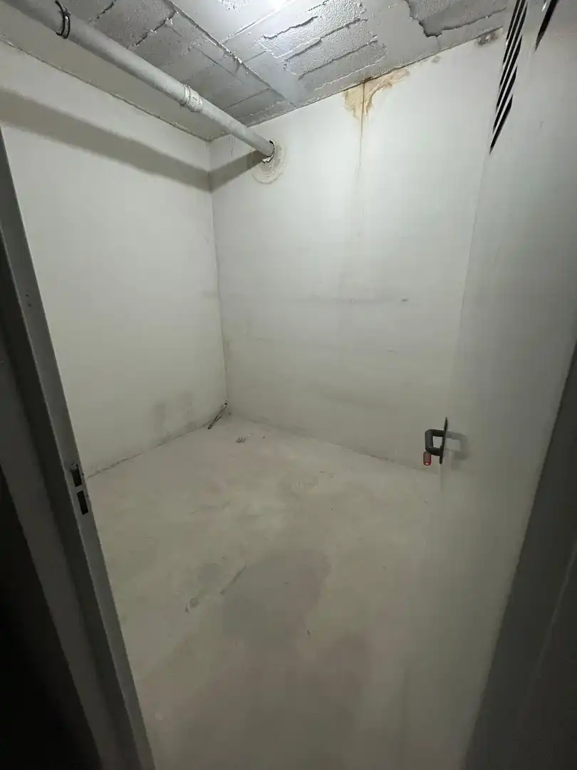 Storage room for sale in Granada