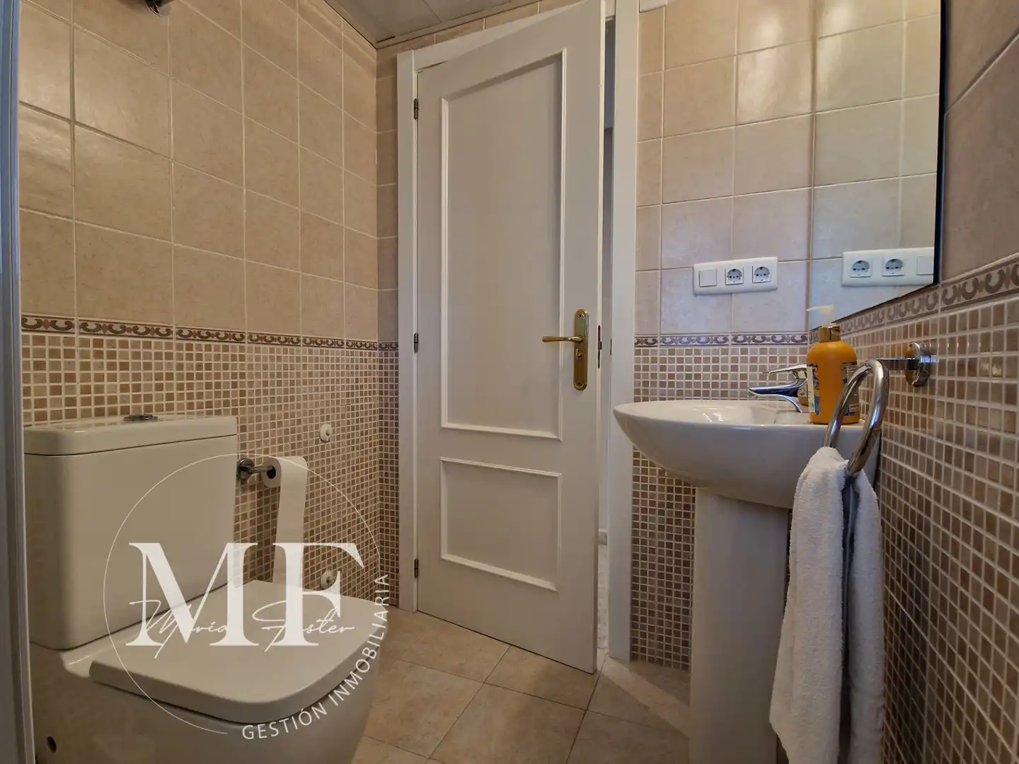Badezimmer von Wohnung zum Verkauf in Alicante / Alacant mit Klimaanlage, Heizung und Terrasse