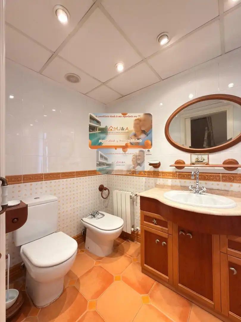 Baño de Dúplex en venta en Castellón de la Plana / Castelló de la Plana con Calefacción, Parquet y Terraza
