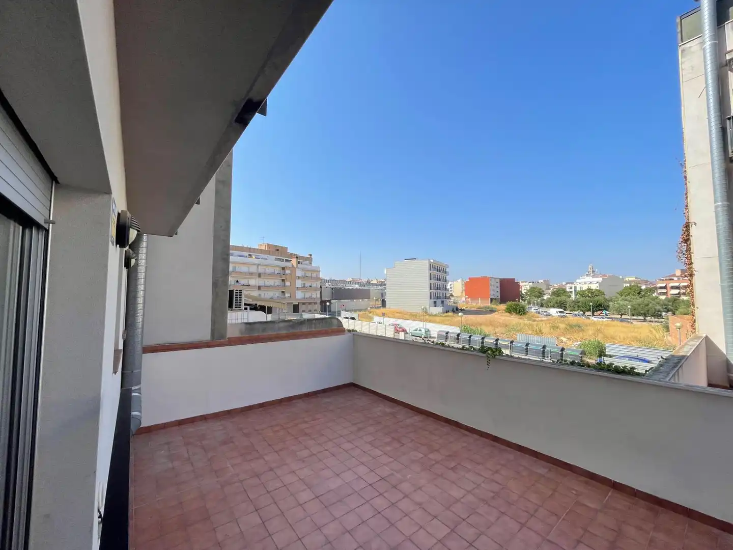 Außenansicht von Erdgeschoss zum Verkauf in El Vendrell mit Terrasse