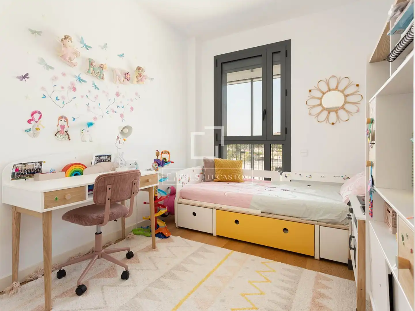 Bedroom of Flat for rent in Barcelona  with Air Conditioner, Heating and Parquet flooring