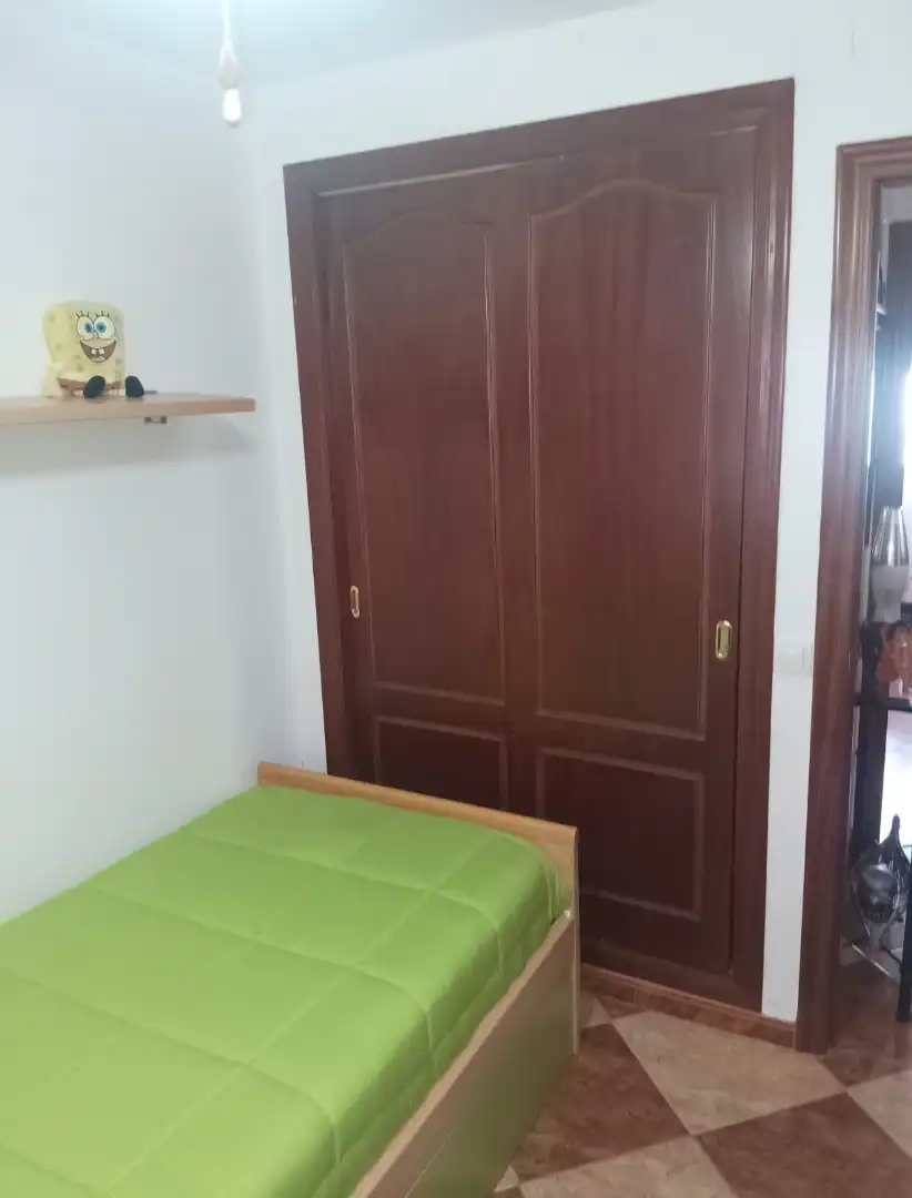 Dormitori de Pis en venda en Córdoba amb Aire condicionat, Terrassa i Moblat