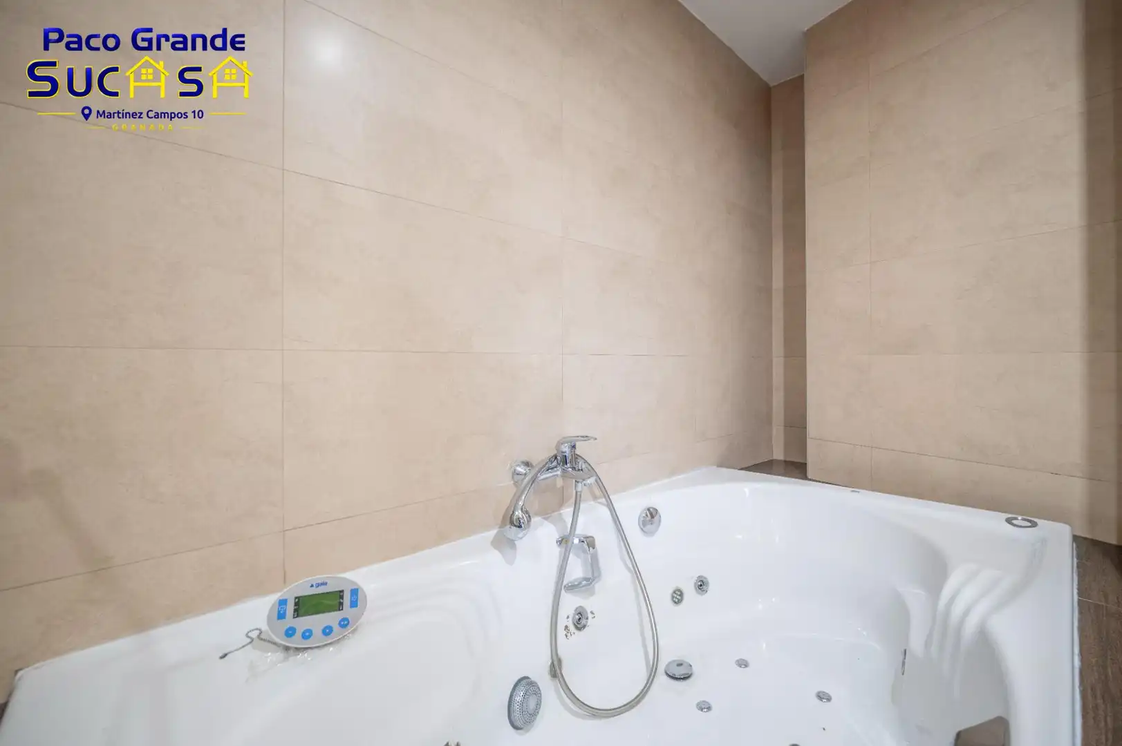 Bany de Pis en venda en Granada amb Aire condicionat i Calefacció