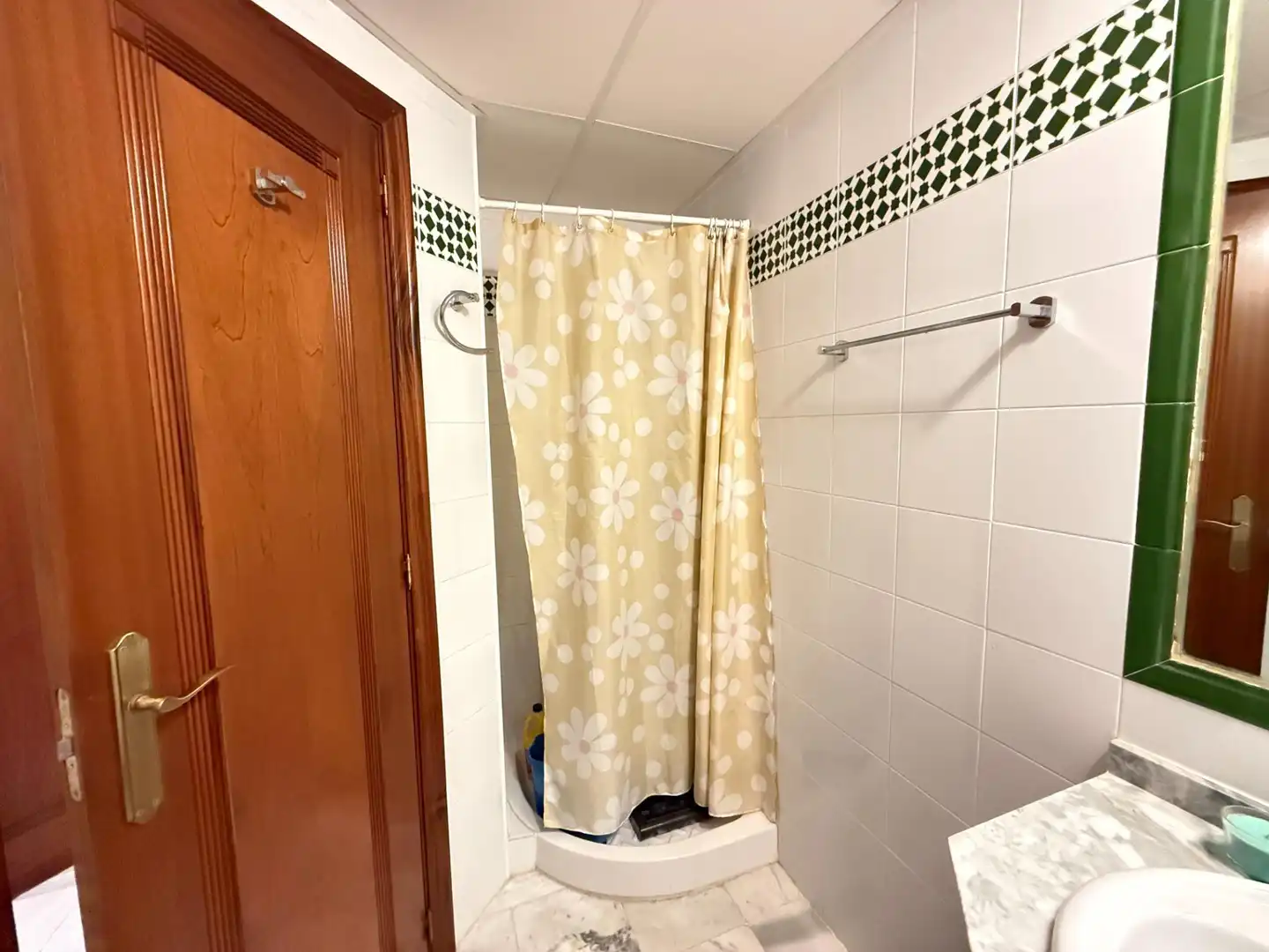 Baño de Apartamento en venta en Torrevieja con Aire acondicionado, Terraza y Amueblado