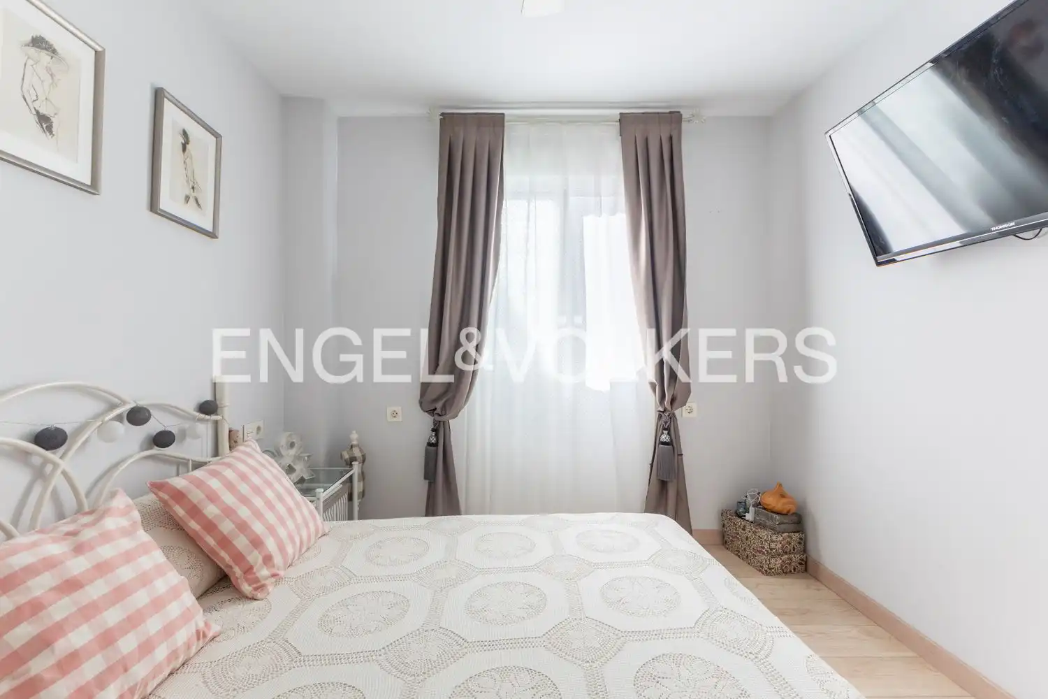 Bedroom of Flat for rent in Valencia  with Air Conditioner and Heating