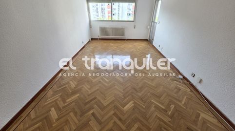 Photo 2 of Flat for rent in Calle Guetaria, Orcasitas, Madrid Capital