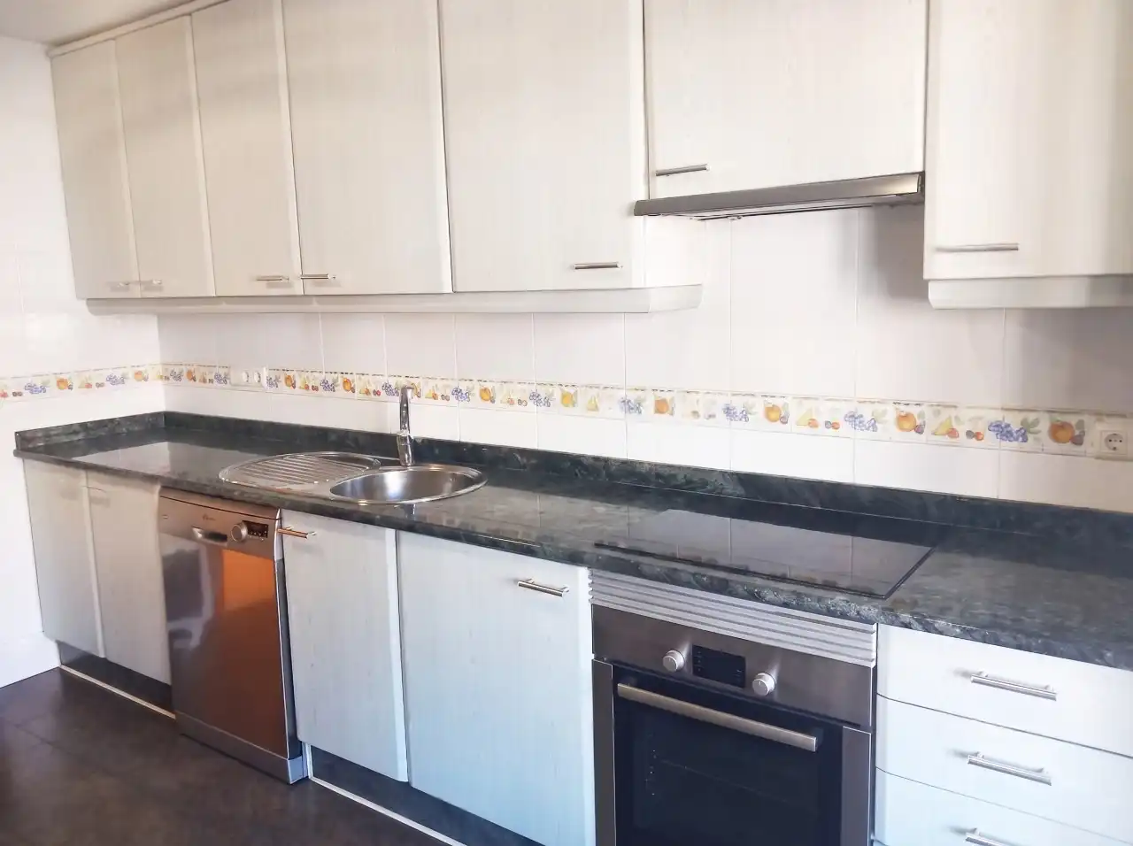 Küche von Wohnung zum Verkauf in Coslada mit Klimaanlage, Heizung und Terrasse