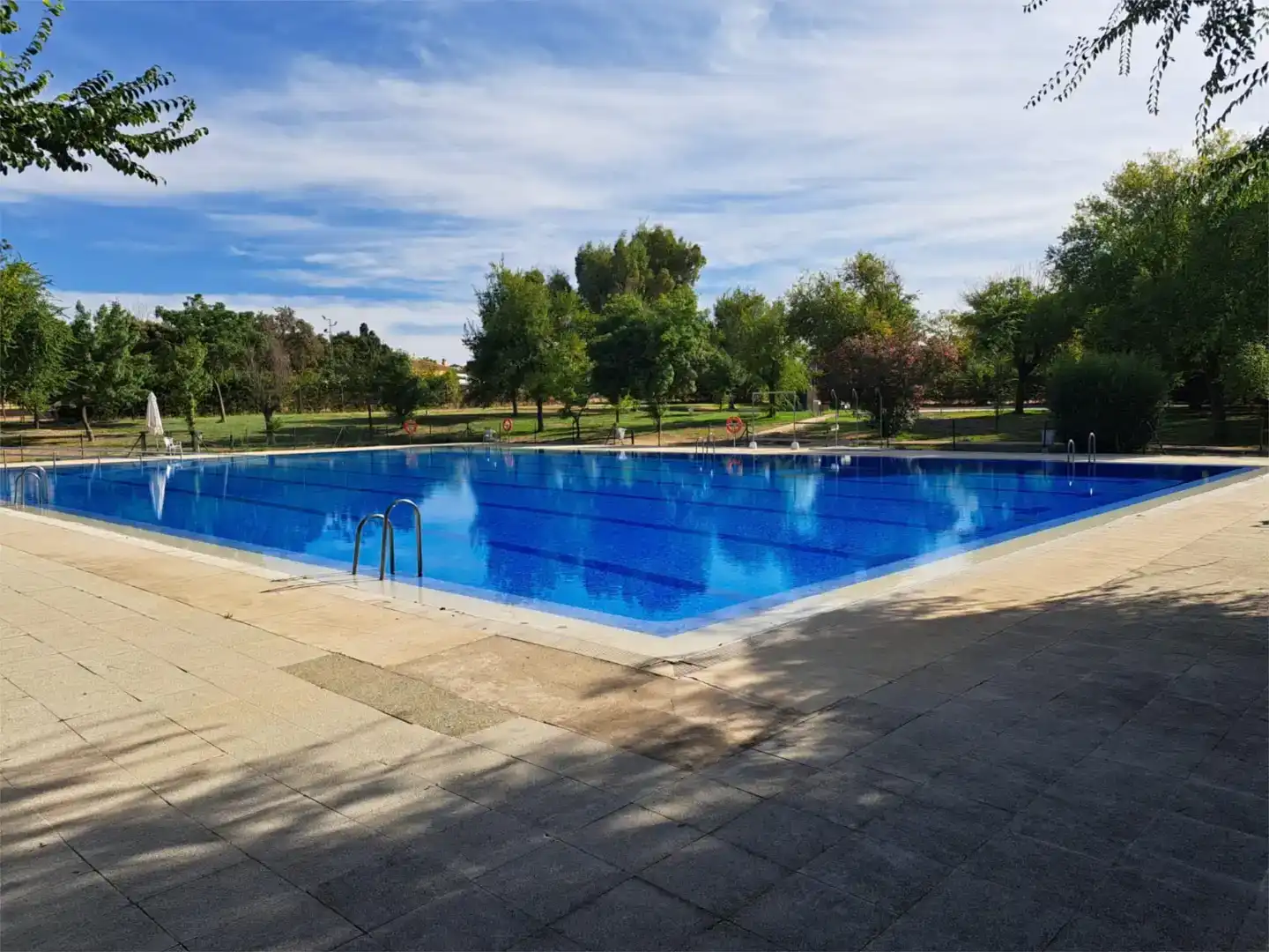 Swimming pool of Residential for sale in Castilblanco de los Arroyos, Sevilla