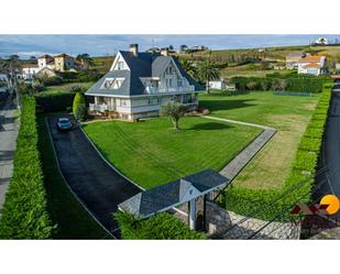 Vista exterior de Casa o xalet en venda en Santa Cruz de Bezana amb Calefacció, Jardí privat i Terrassa