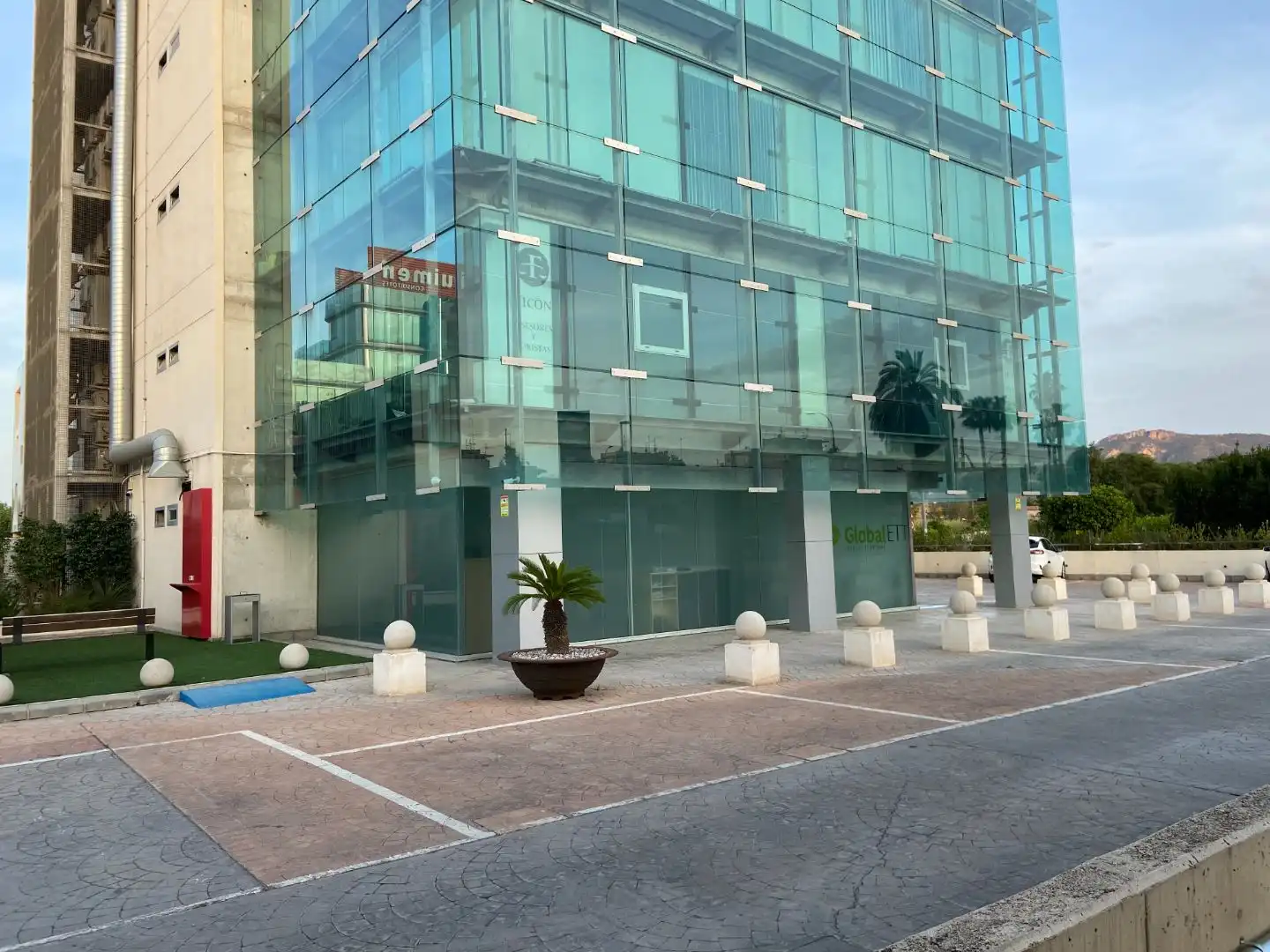 Vista exterior de Oficina de lloguer en Murcia amb Aire condicionat, Calefacció i Moblat