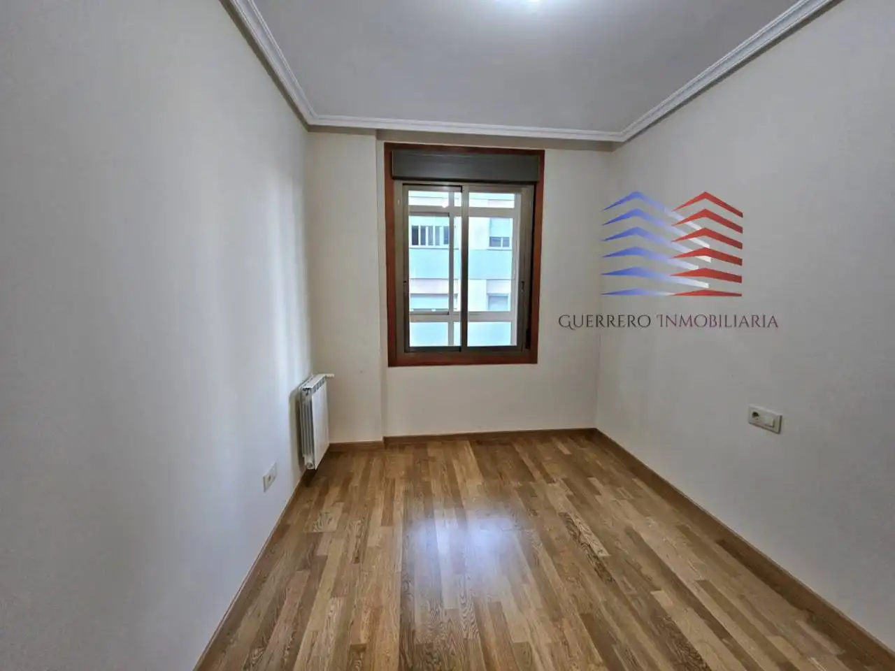Schlafzimmer von Wohnung zur Miete in Ourense Capital  mit Heizung, Parkett und Abstellraum