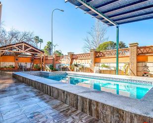 Piscina de Casa o xalet en venda en Cáceres Capital amb Aire condicionat, Calefacció i Terrassa