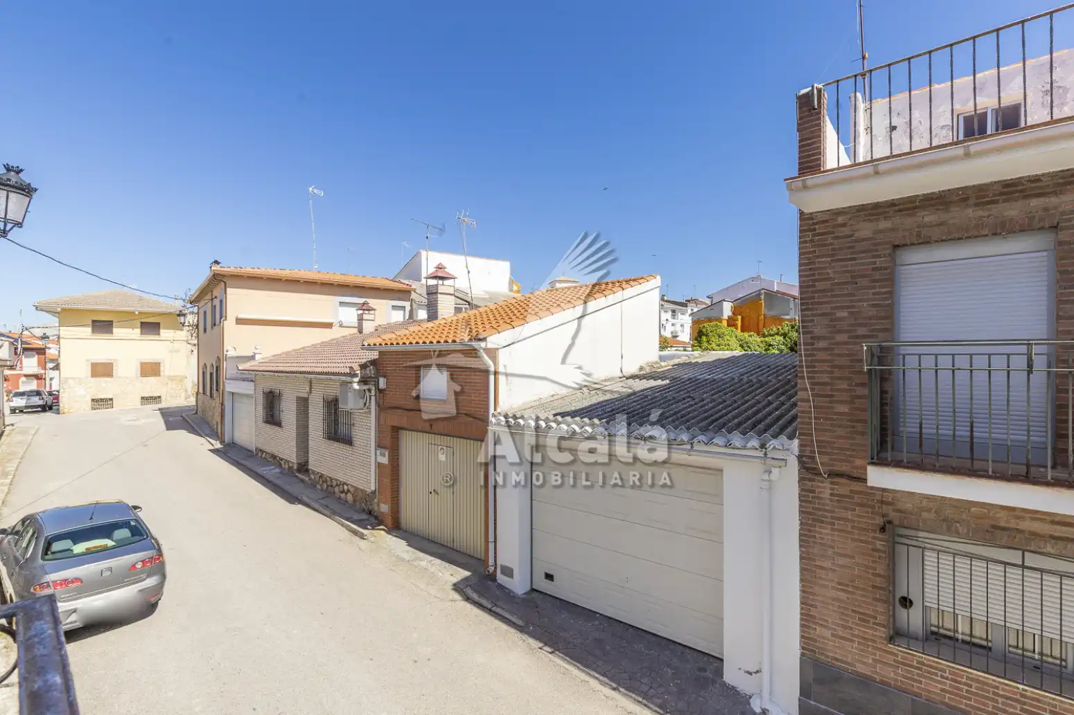 Vista exterior de Casa o xalet en venda en Driebes amb Calefacció, Traster i Balcó