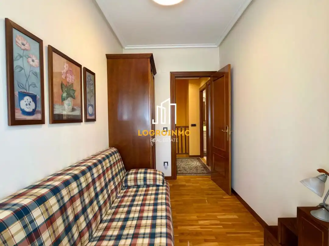 Flat for sale in  Logroño  with Heating, Storage room and Swimming Pool