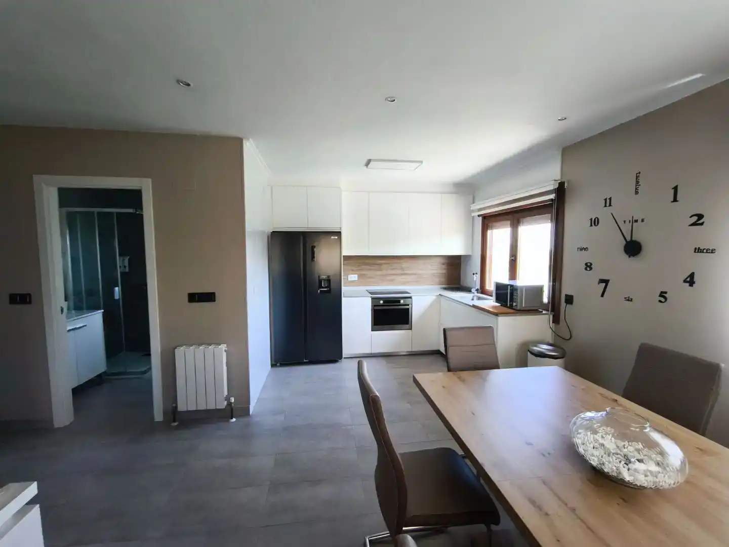 Cocina de Piso en venta en Gijón  con Jardín privado, Trastero y Piscina