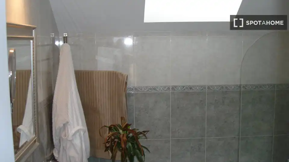 Baño de Piso de alquiler en Bétera con Aire acondicionado, Calefacción y Amueblado