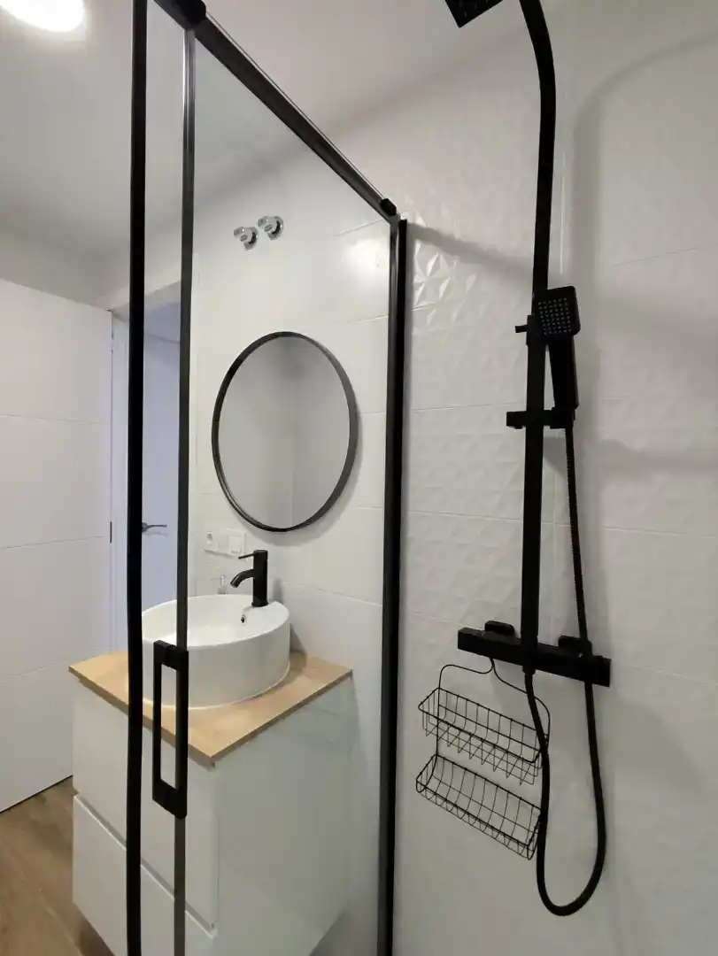 Badezimmer von Wohnung zur Miete in Ciudad Aljarafe