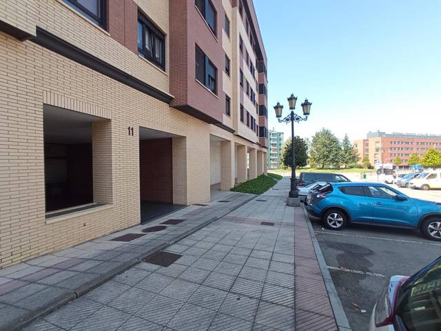 Local comercial en Venta en Calle JULIO ALVAREZ MENDO en Corredoría - La Carisa - Prado de La Vega