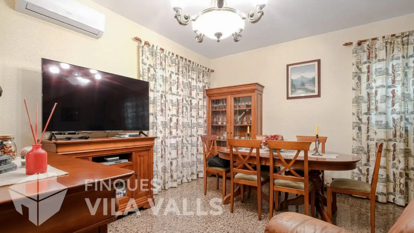 Sala d'estar de Casa o xalet en venda en Caldes de Montbui amb Calefacció, Jardí privat i Terrassa