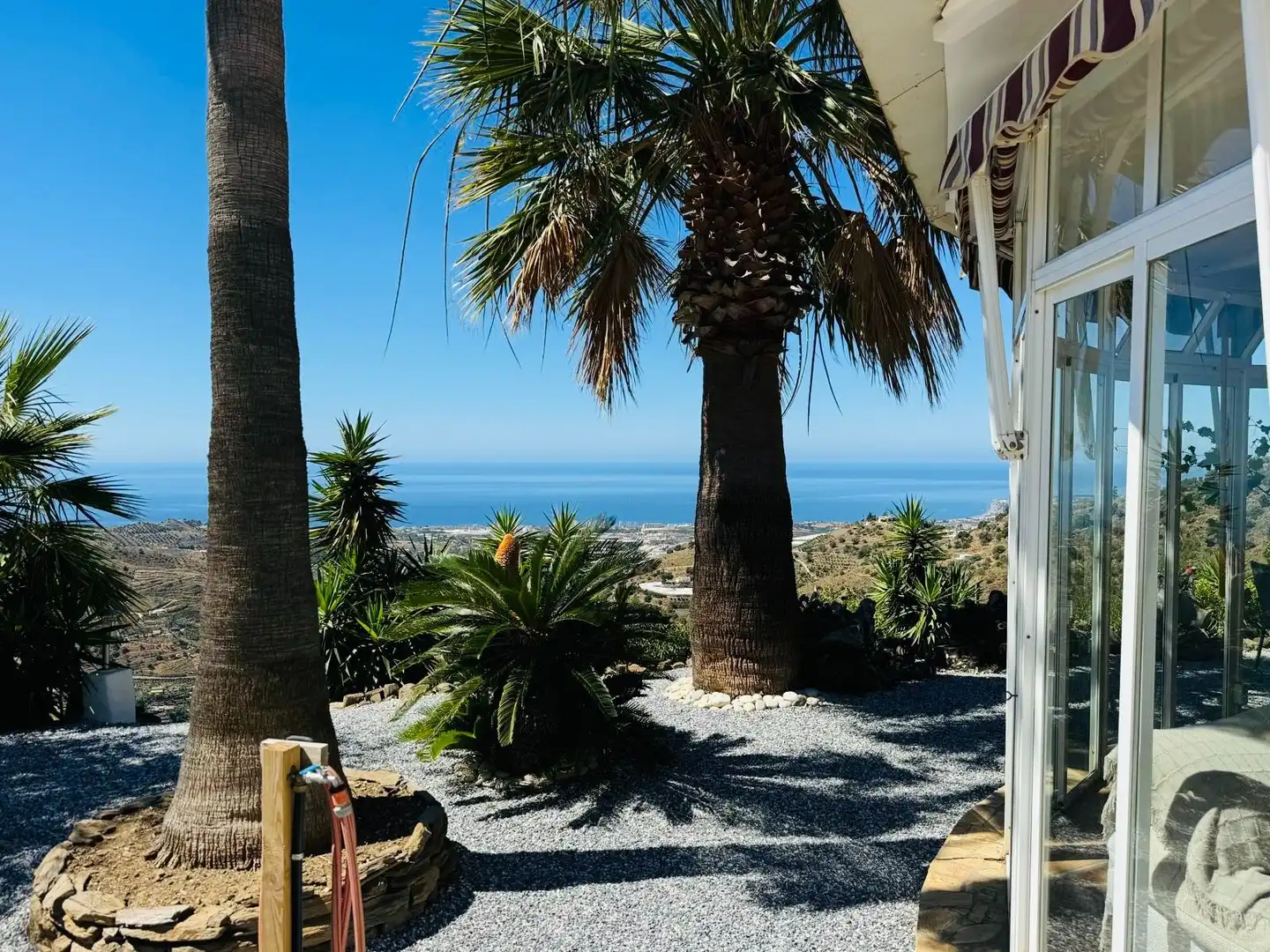 Vista exterior de Casa o xalet en venda en Arenas amb Aire condicionat, Jardí privat i Traster