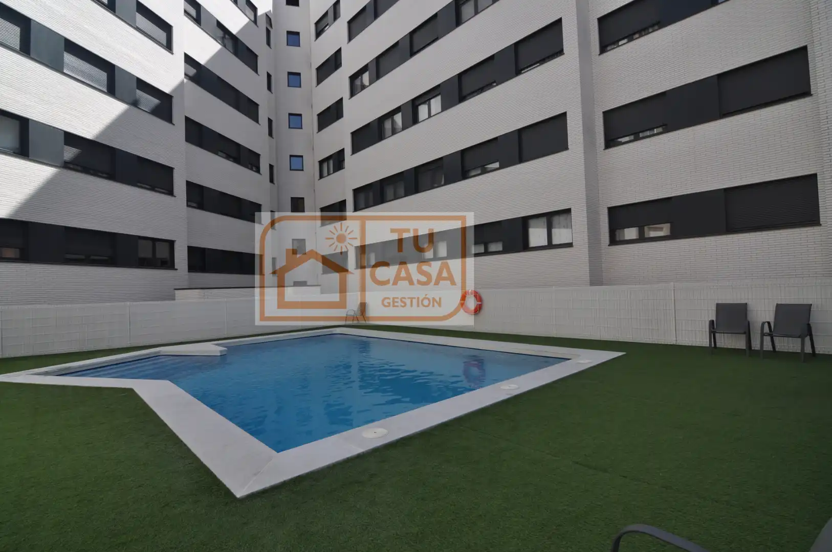 Piscina de Piso de alquiler en Cáceres con Aire acondicionado, Calefacción y Jardín privado