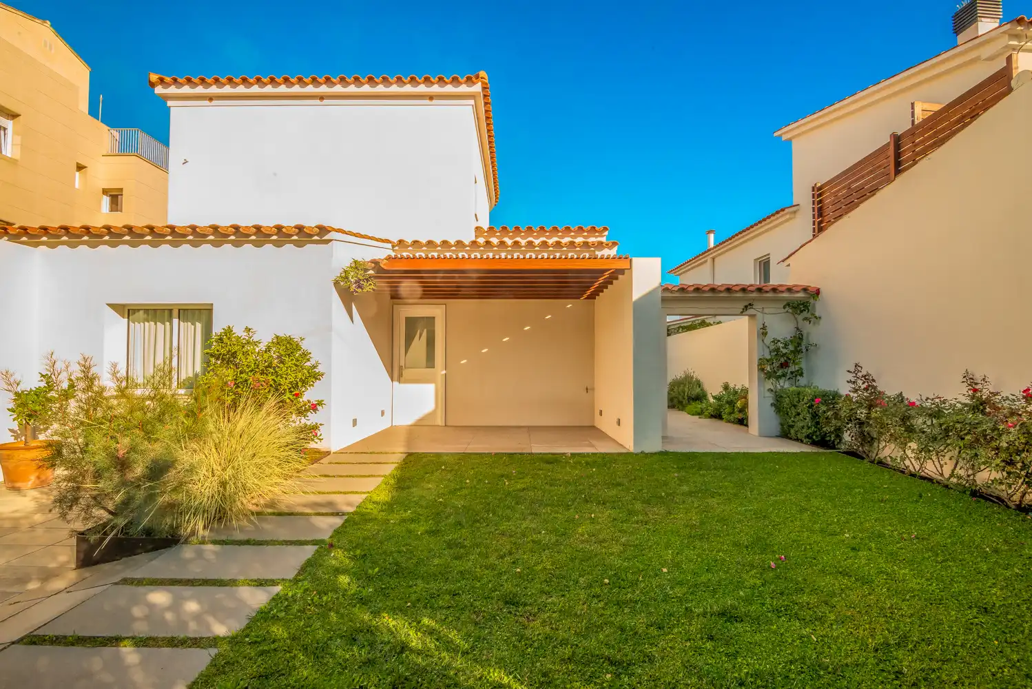 Vista exterior de Casa o chalet en venta en L'Escala con Aire acondicionado, Calefacción y Jardín privado