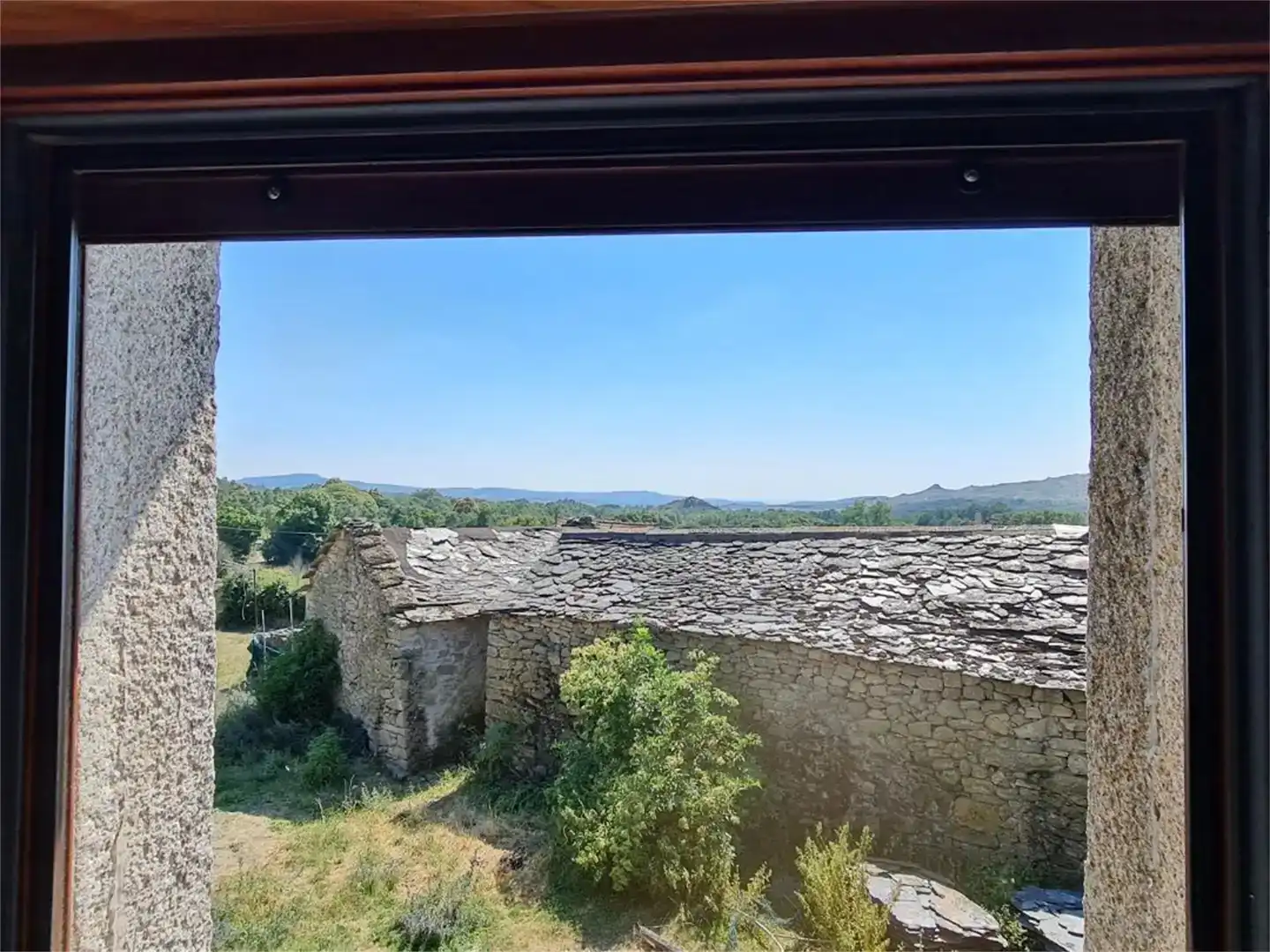 Finca rústica en venda en Hermisende amb Jardí privat, Moblat i Balcó