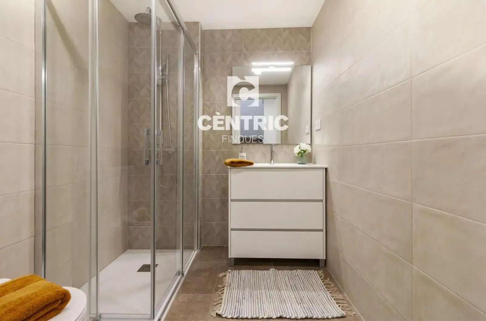 Baño de Piso en venta en Terrassa con Terraza