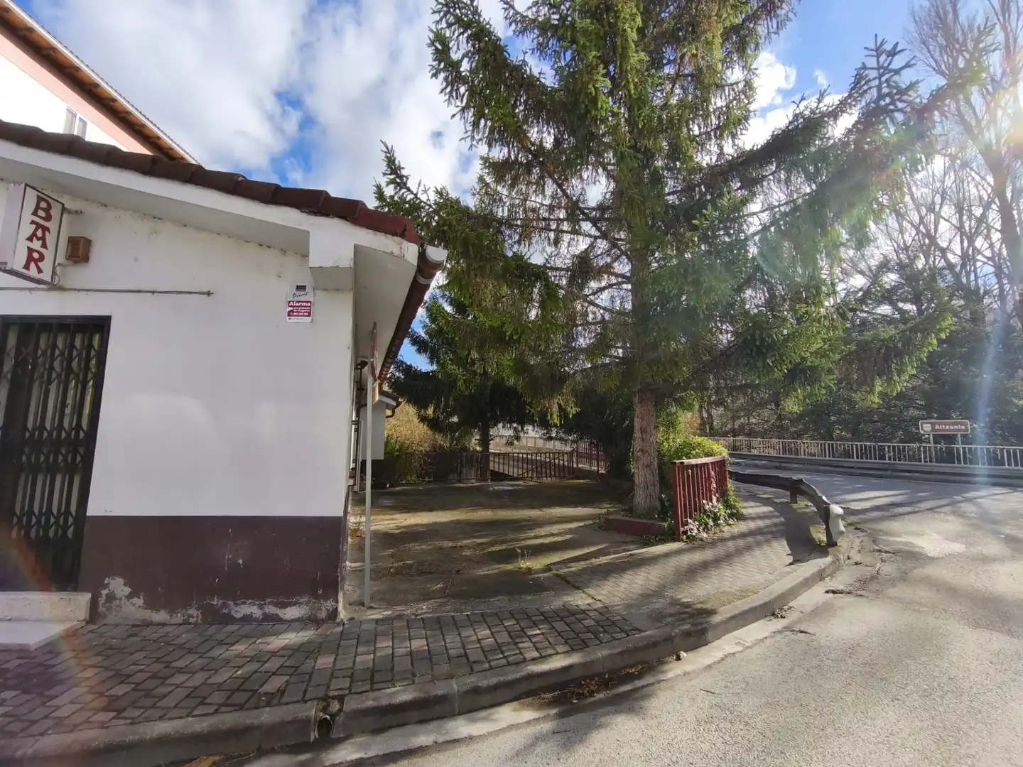 Außenansicht von Geschaftsraum zum Verkauf in Altsasu / Alsasua