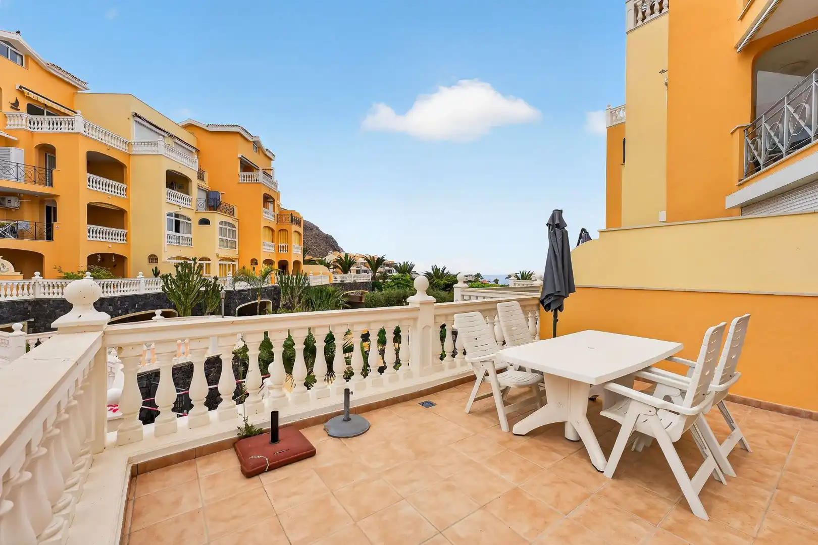 Terraza de Apartamento en venta en Arona