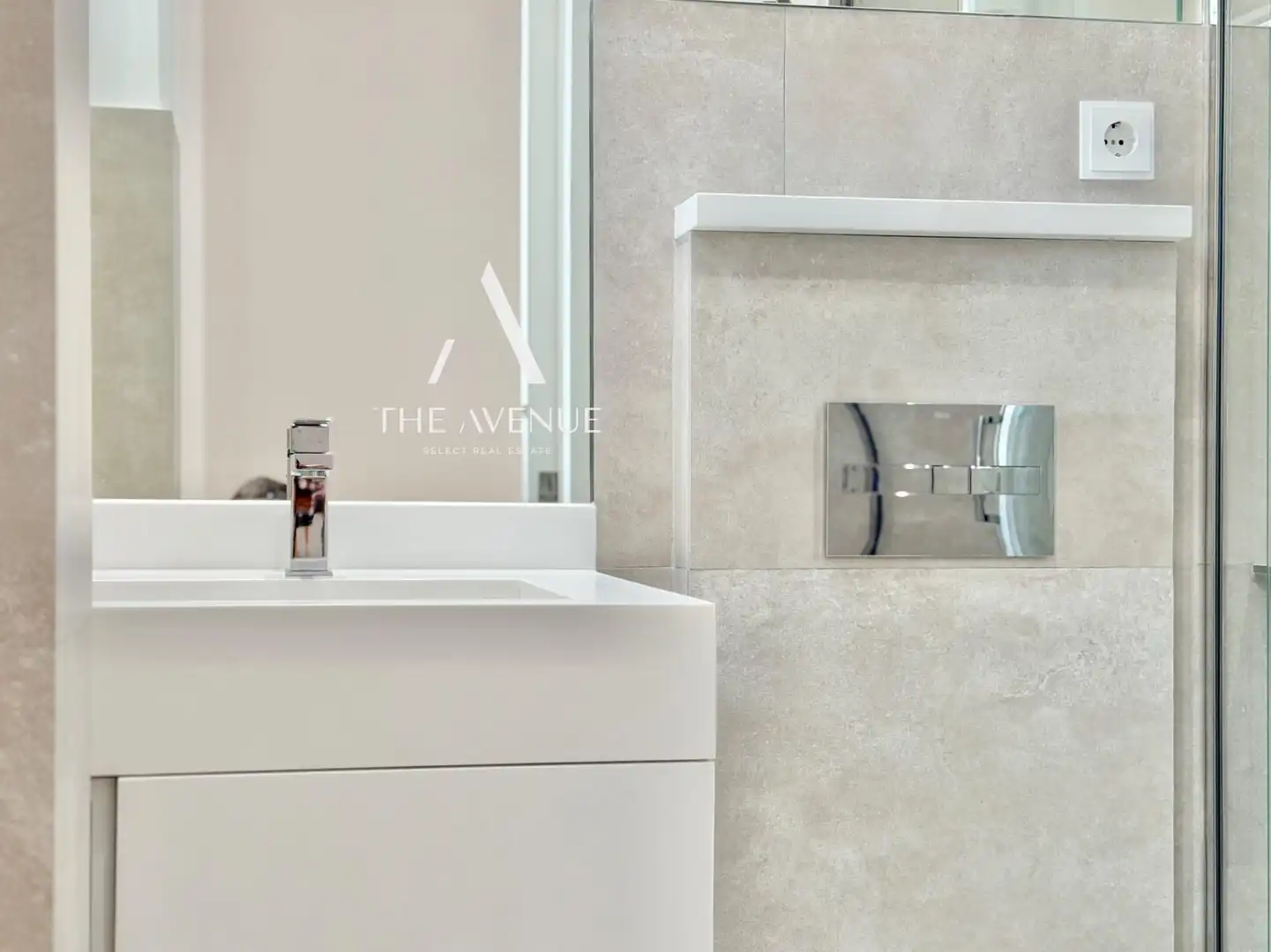 Bathroom of Apartments for sale in Madrid  with Heating