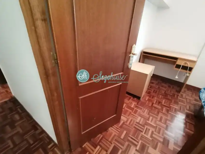 Piso en venta en Segovia con Calefacción, Parquet y Terraza