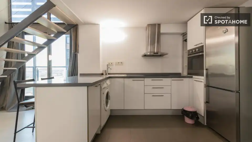 Appartement avec terrasse à louer à Barrio de la Luz, imagen 2