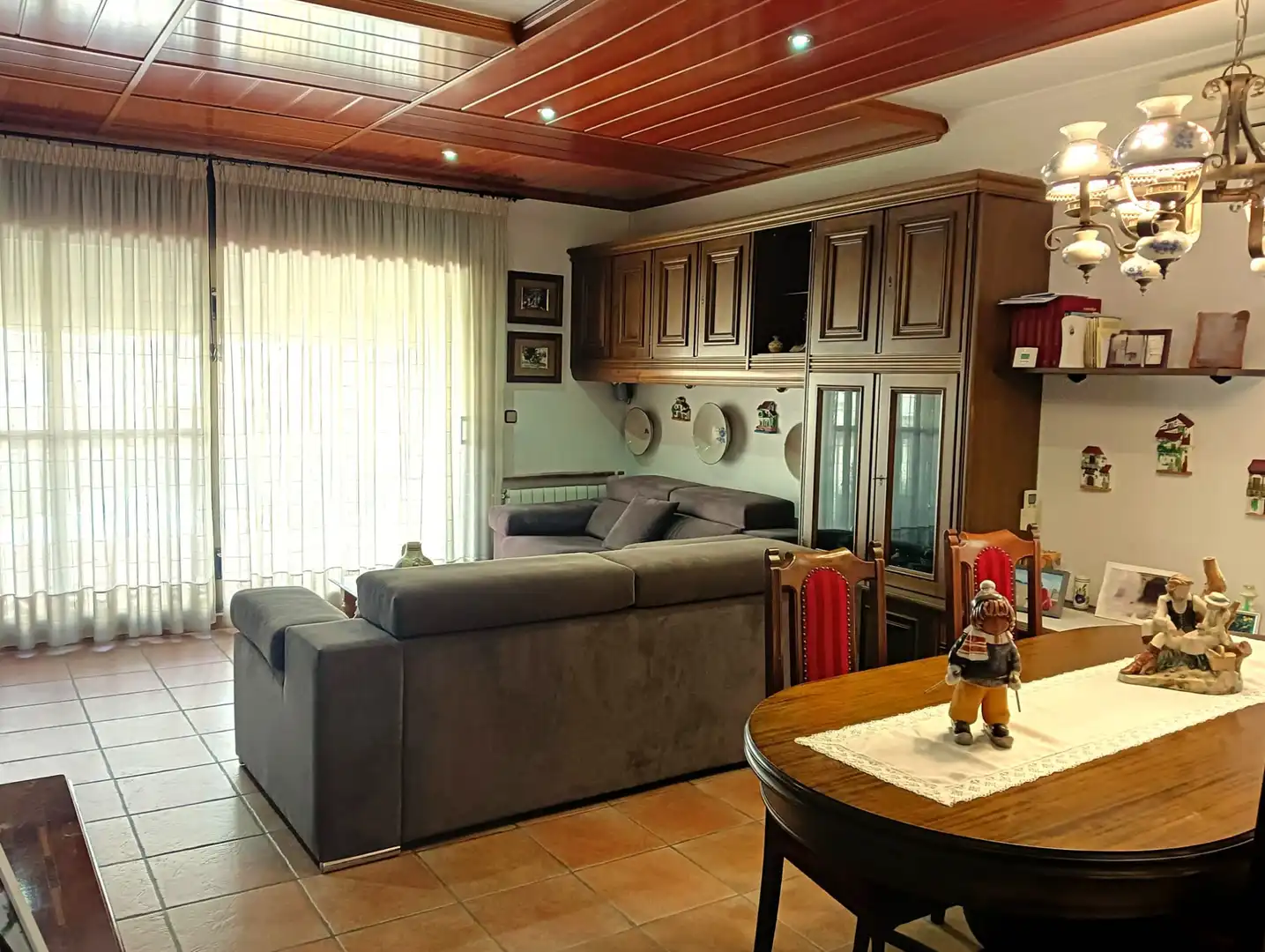 Adosado con terraza en venta en Carrer d'Isabel la Catòlica, imagen 2