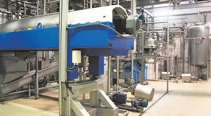 Außenansicht von Fabrikhallen zum Verkauf in Badajoz mit Alarm