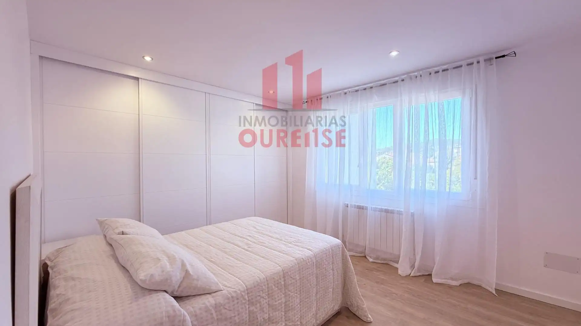 Habitación de Piso de alquiler en Ourense Capital  con Calefacción y Amueblado
