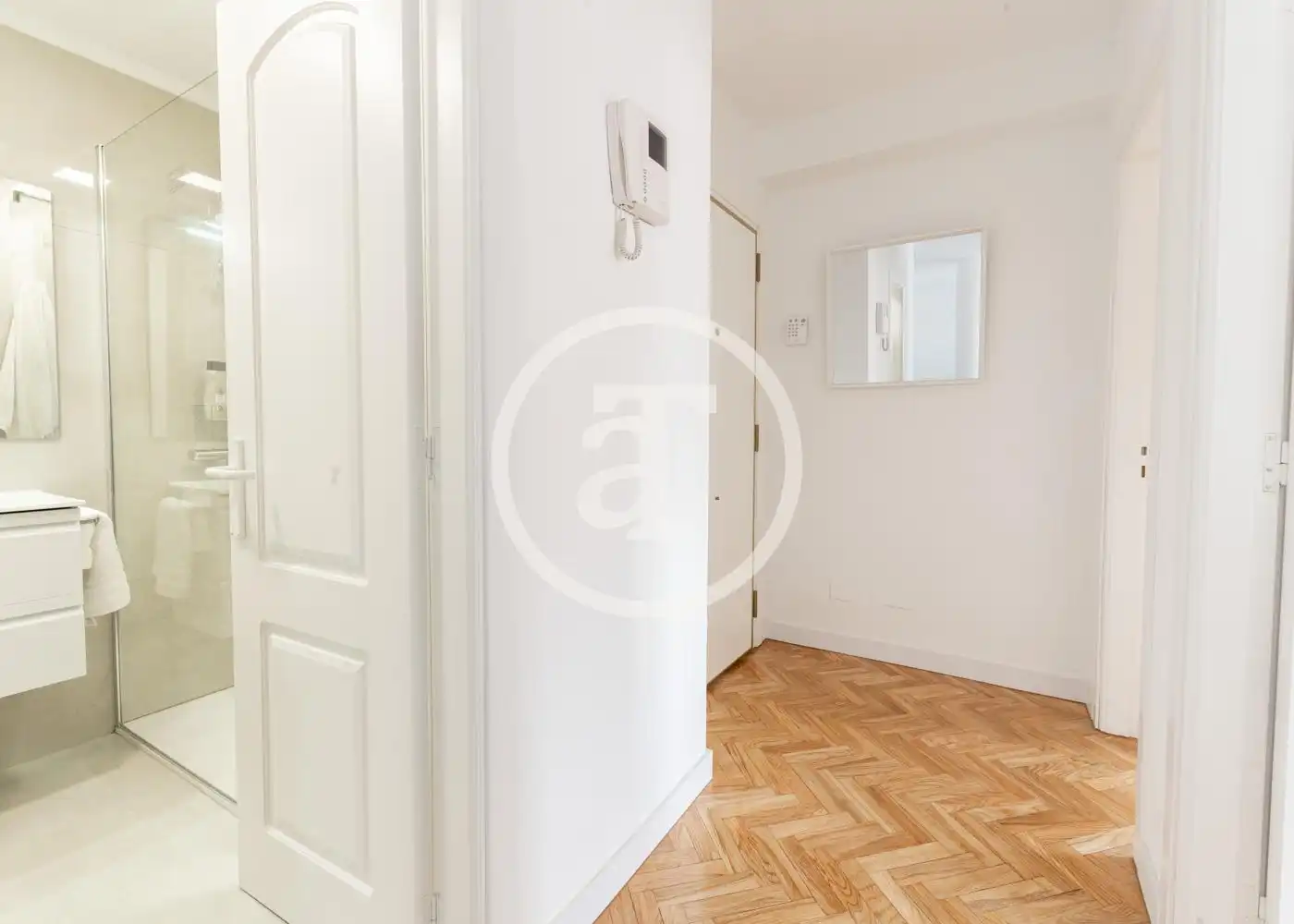 Flat for rent in Calle de Fereluz, Valdeacederas