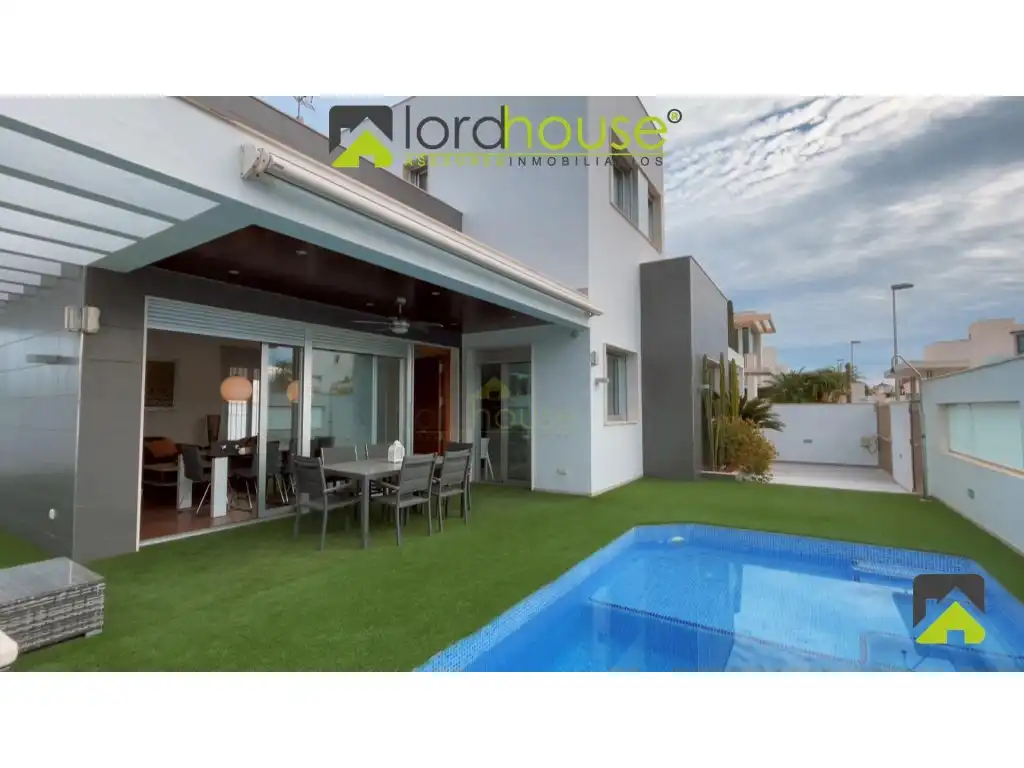 Casa en venda a Calle Venecia, imagen 2