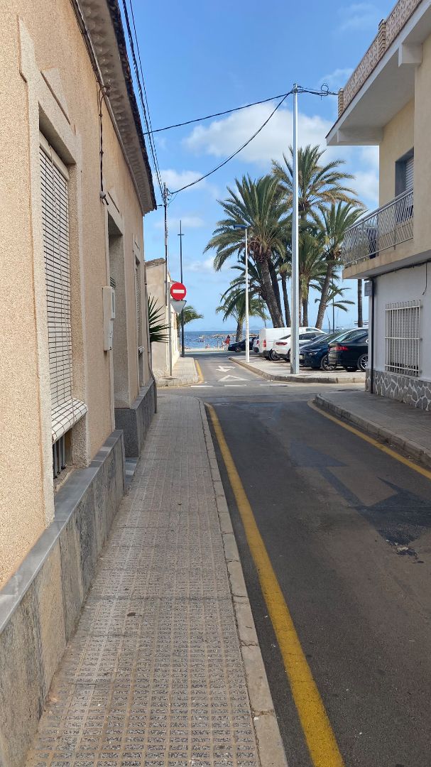 Vista exterior de Piso en venta en San Pedro del Pinatar con Terraza, Amueblado y Horno