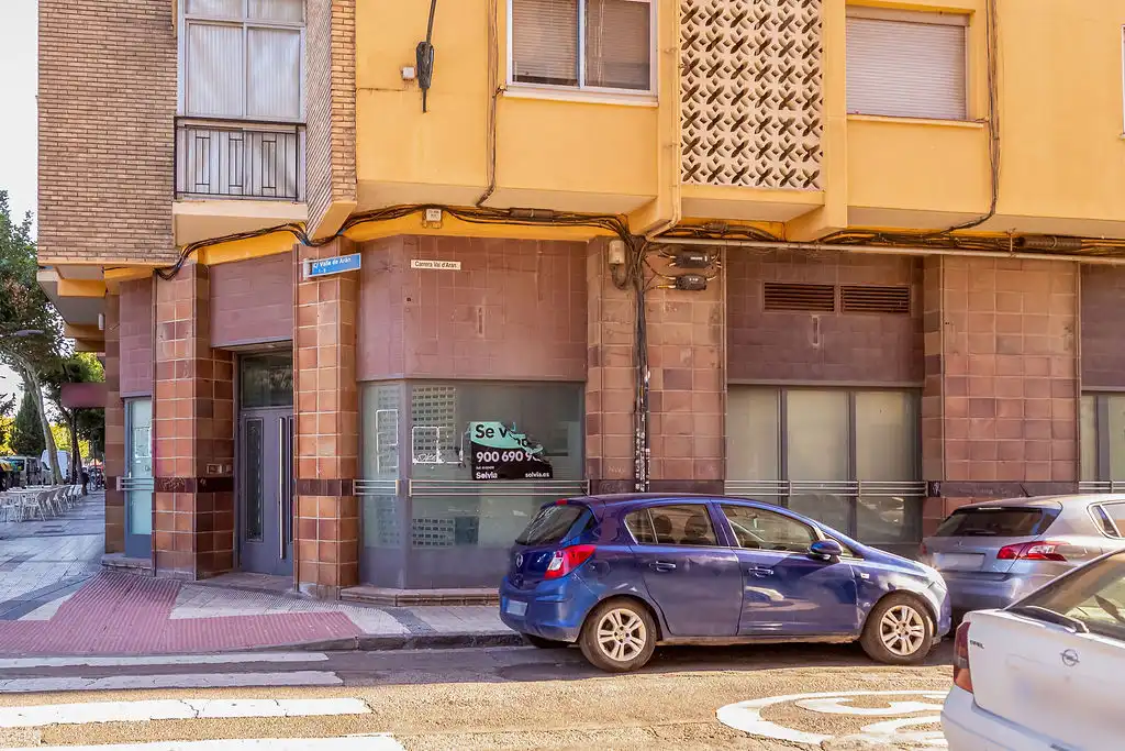 Local comercial en venda a C/ Valle de Arán