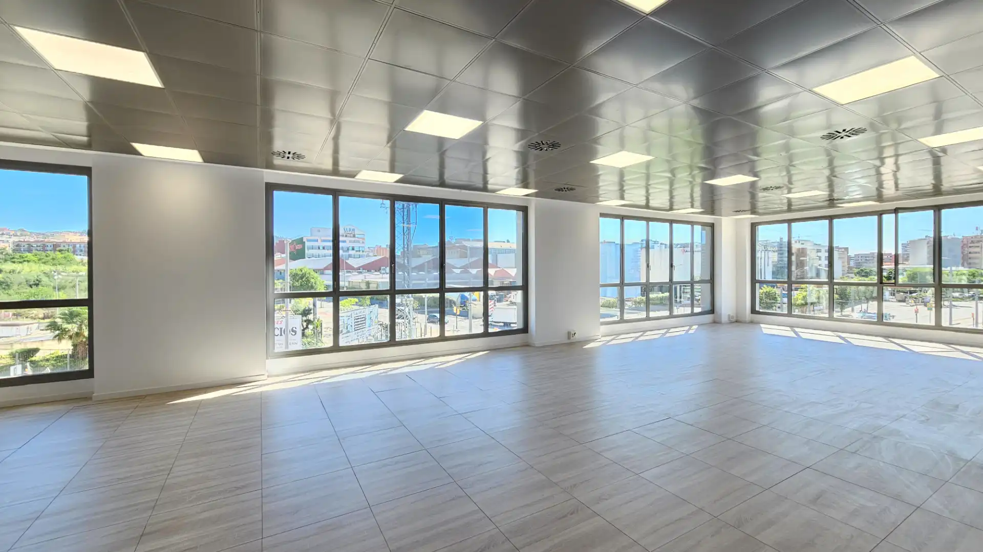 Büro zur Miete in Sant Joan Despí mit Klimaanlage und Alarm