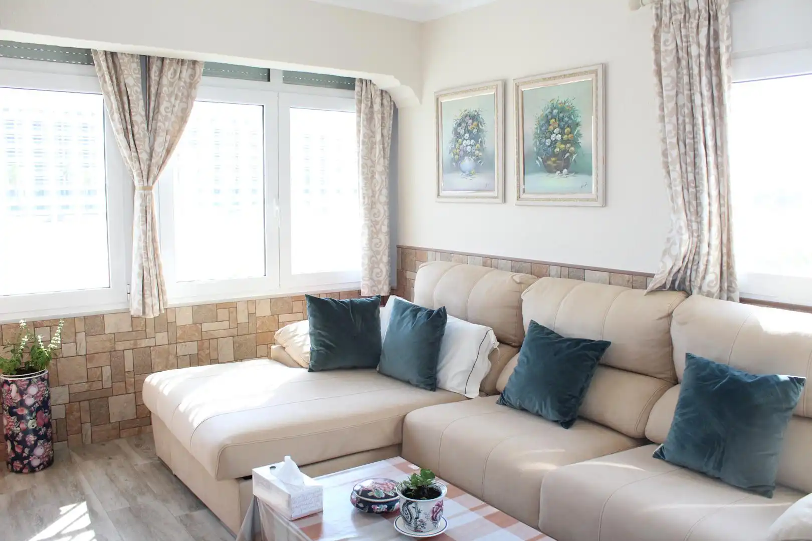 Sala de estar de Apartamento en venta en Roquetas de Mar con Jardín privado, Trastero y Amueblado