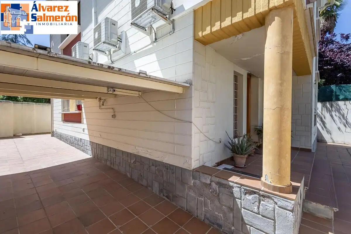 Villa con giardino in vendita a BAJO DE HUETOR, imagen 2