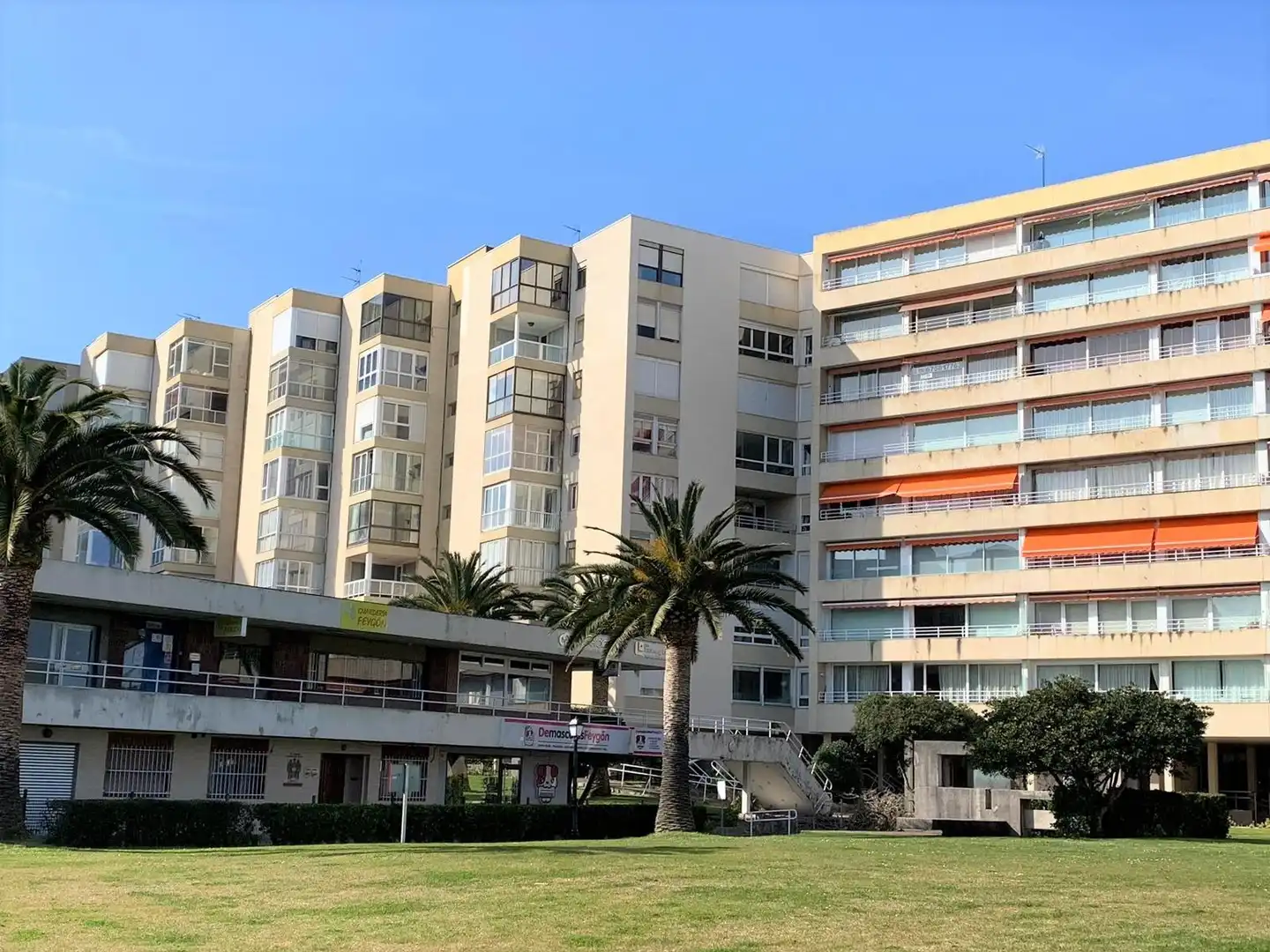 Vista exterior de Pis de lloguer en Santander amb Calefacció i Moblat