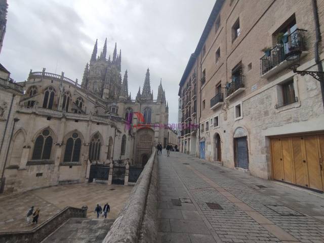 Piso en Venta en Fernán González en Casco Antiguo